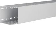 HNG7507507035B - Slotted panel trunking made of PPO halogenfree HNG 75x75mm light grey