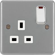 WPSS81N - 1 Gang Double Pole Switched Socket with LED Indicator &amp; Back Box with Knockouts